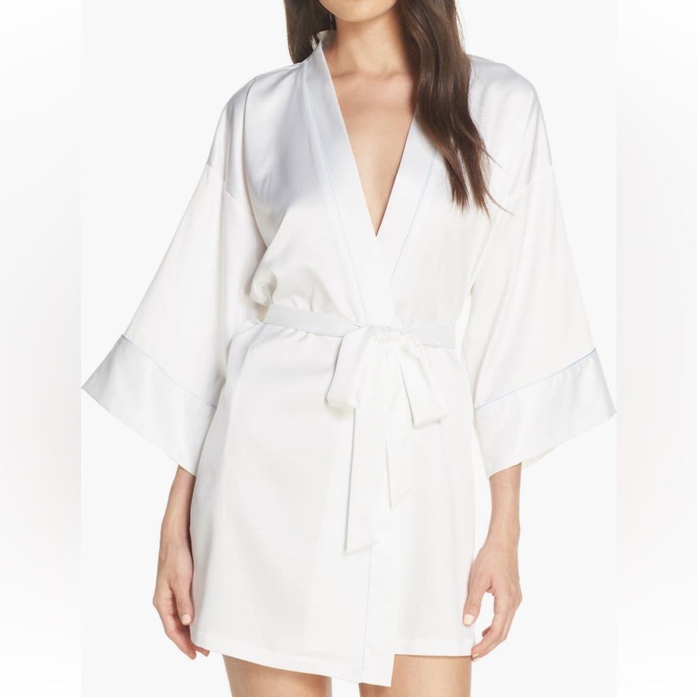 NWT In Bloom by Jonquil White The Bride Satin Wrap Women's Size Small Petite